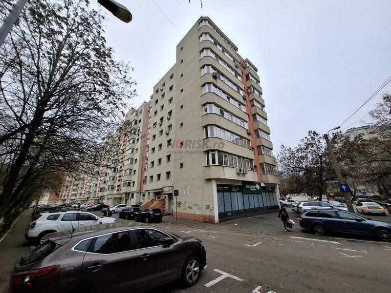 Teiul Doamnei, 4 camere, 80 m, parcare, centrala bloc